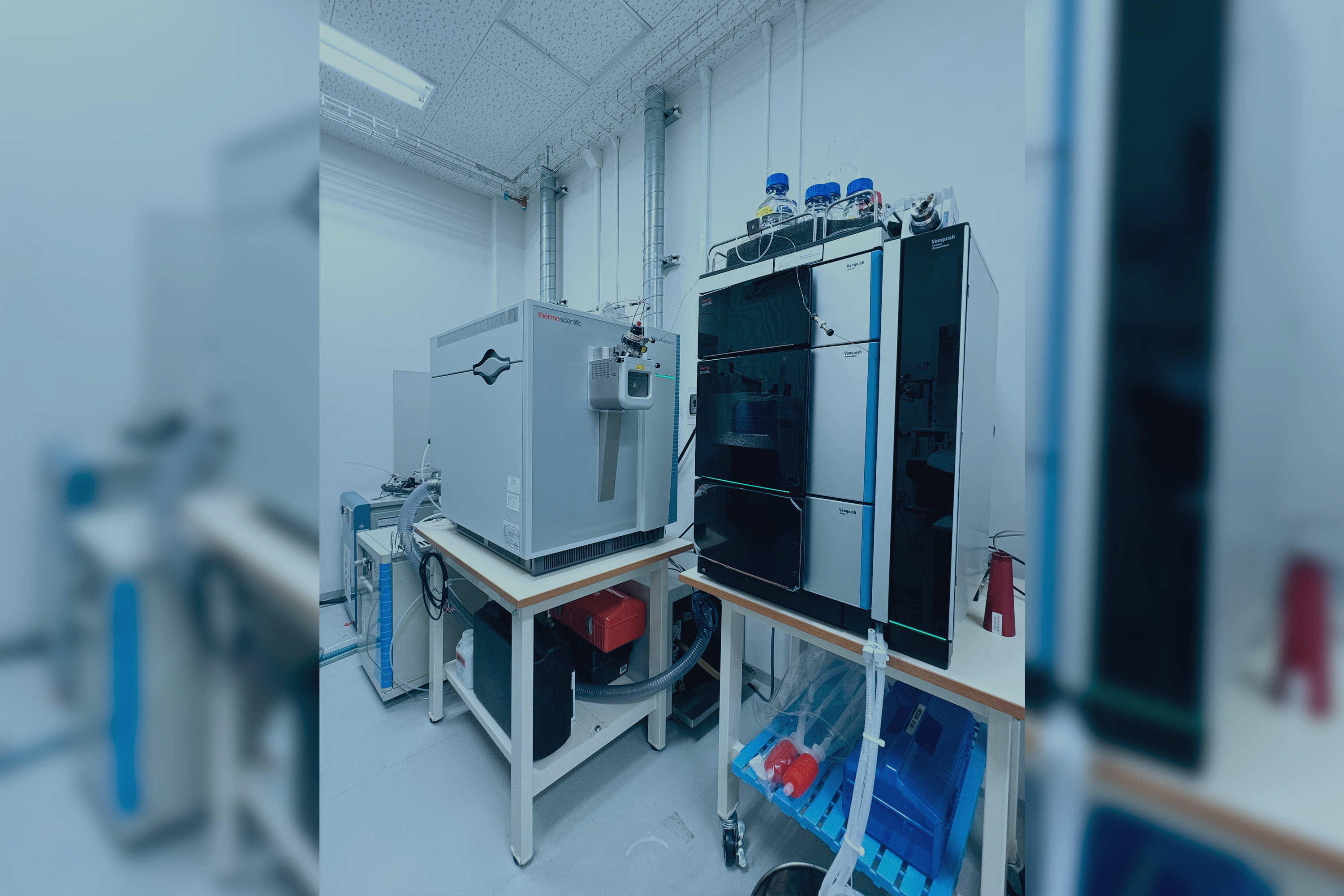 機器一覧 - English | 機器一覧 | 大阪大学微生物病研究所 中央実験室